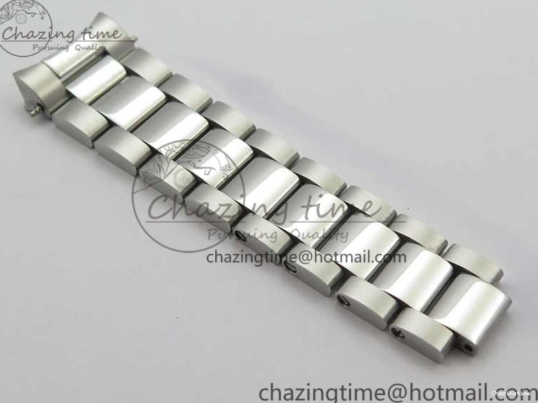0121 Aqua Terra 150M 34mm Ladies SS VSF 1:1 Best Edition White Wave Dial RG Markers on SS Bracelet A WellDesigned 7928